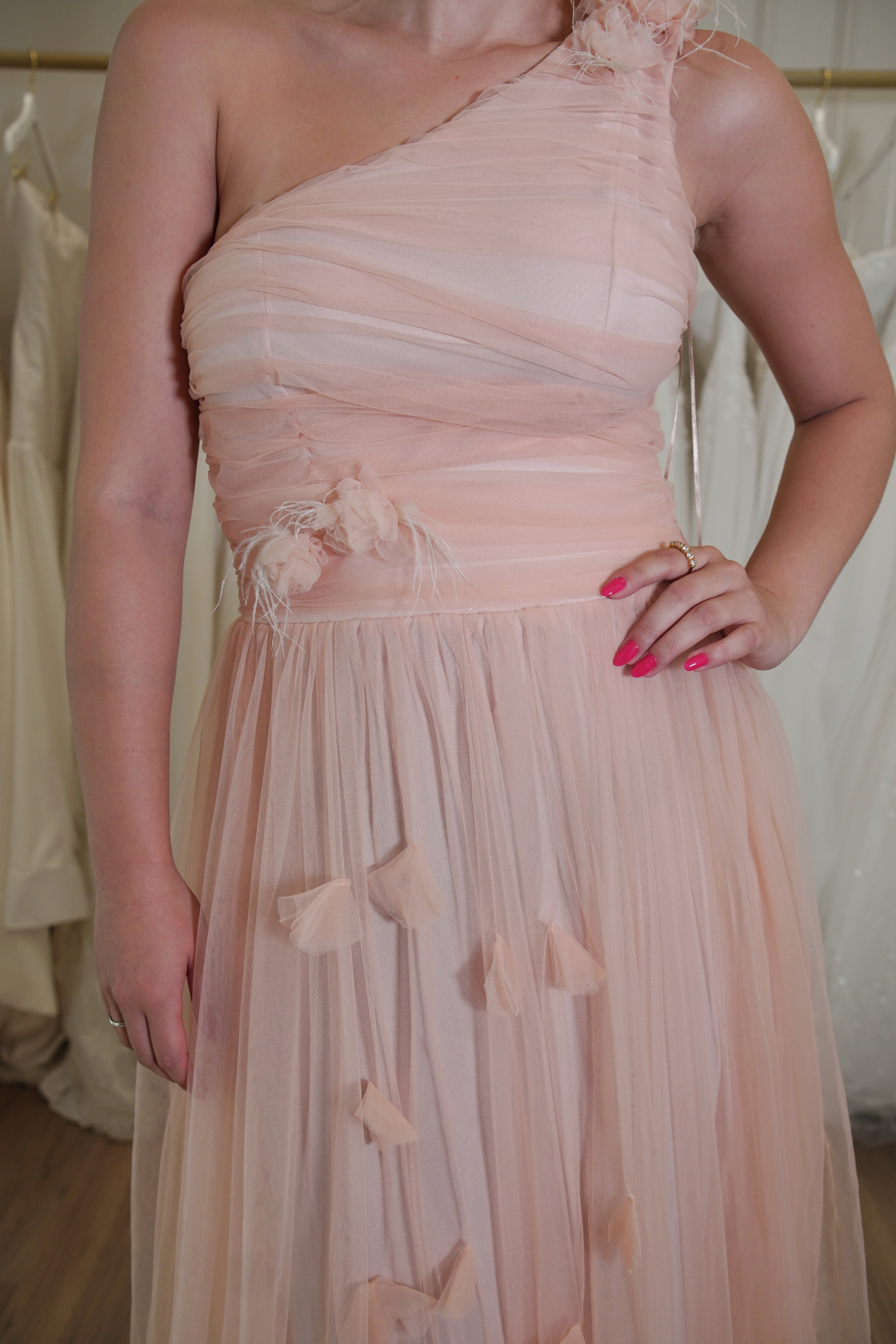 Vestido Rosé em Tule Ombro Único